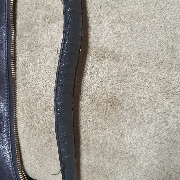 Coach Large Shoulder Bag - Picture 5 of 9